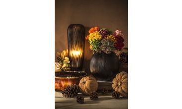 MUM TASARIMLI KAHVERENGİ KESME CAM VAZO