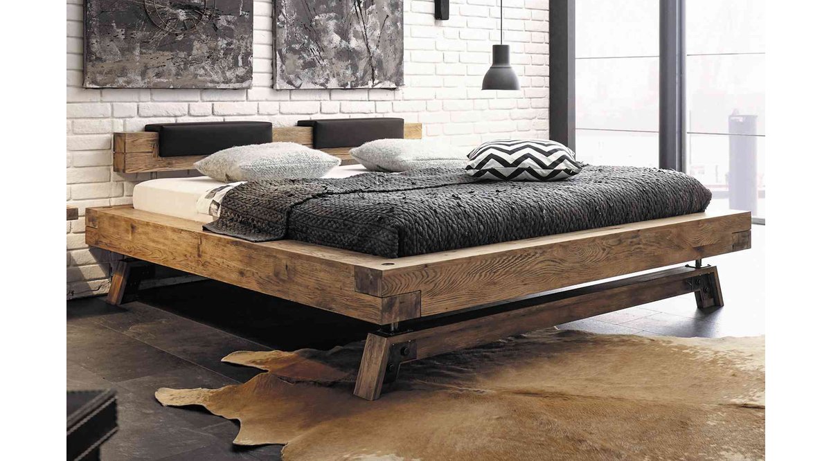 Спальня в стиле лофт дубовая кровать